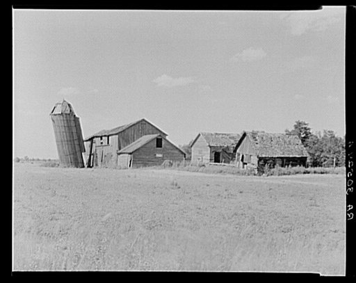 Abandoned farm buildings near New Lisbon, Wisconsin