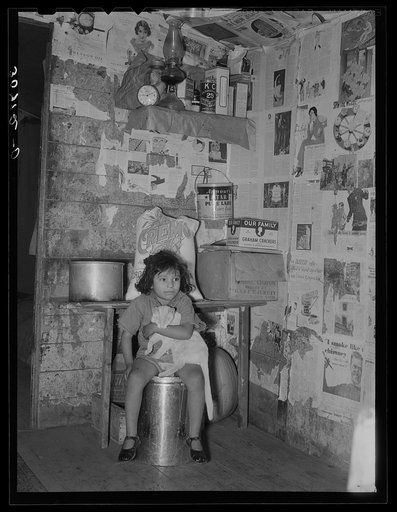 Mexican beet worker's child near East Grand Forks, Minnesota