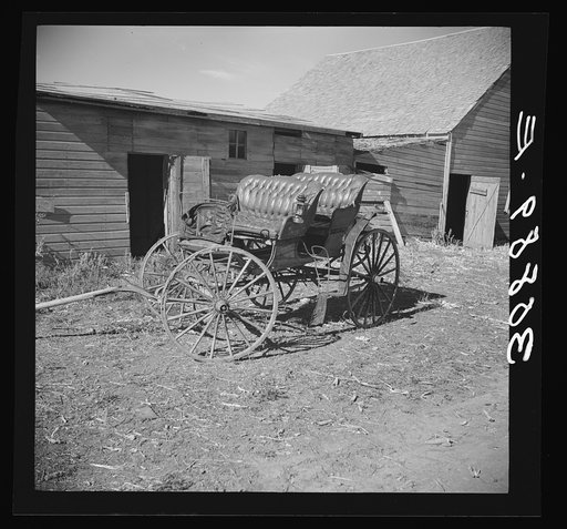 Old surrey. Des Lacs, North Dakota