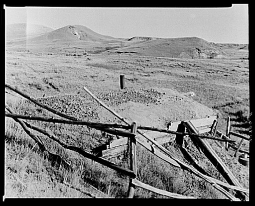 Roof of "Hominy" Thompson's shack. Sheridan County, Montana