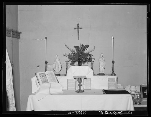 Chapel of Catholic priest at home of Jim Hardin, former gold mining promoter. Two Bit Creek, South Dakota