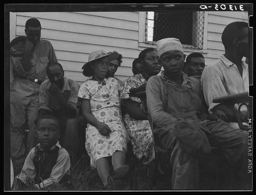 Untitled photo, possibly related to: Group of negroes assembled for meeting to receive advice concerning public health. Southeast Missouri Farms