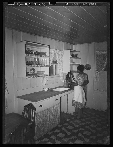 Kitchen in home of farmer. Lakeview, Arkansas