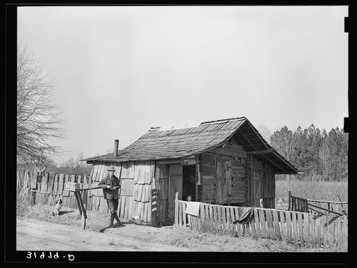 Corncrib home of Mot Tucker. Antioch, Mississippi