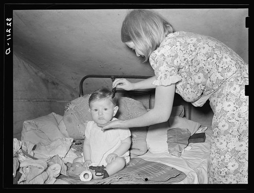 Migrant mother and child. Harlingen, Texas. See 32108-D