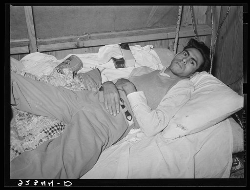 Mexican with advanced tuberculosis near Crystal City, Texas