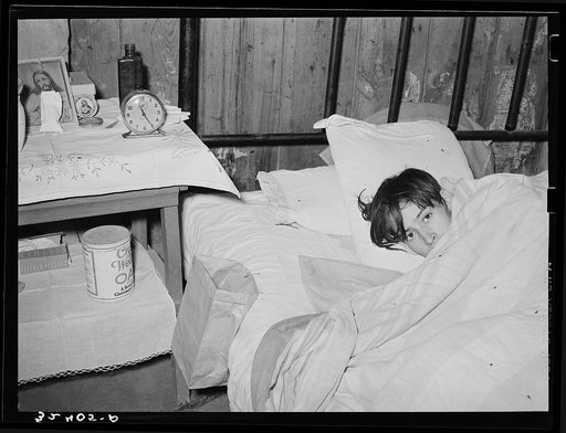 Tubercular Mexican in bed. Crystal City, Texas