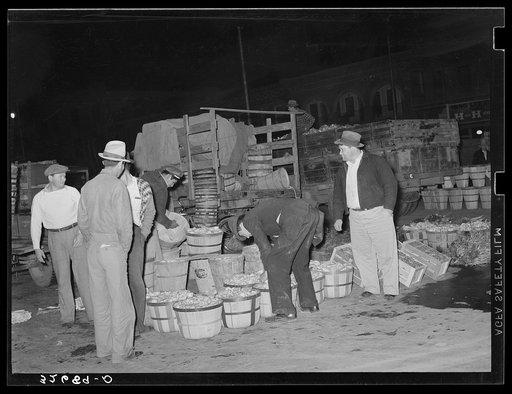 Early morning vegetable market. San Antonio, Texas