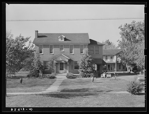 Untitled photo, possibly related to: Home in residential section converted into a hotel. San Augustine, Texas