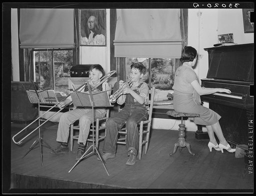 Music lesson. Grade school, San Augustine, Texas