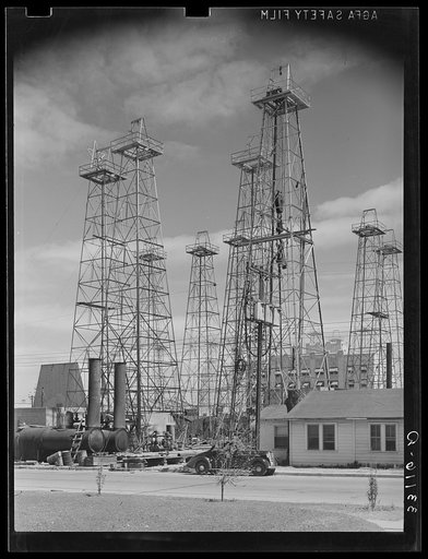 Untitled photo, possibly related to: Drilling operations and derricks. Kilgore, Texas