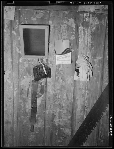 Toilet accessories in home of agricultural day laborer living near Warner, Oklahoma. Muskogee County