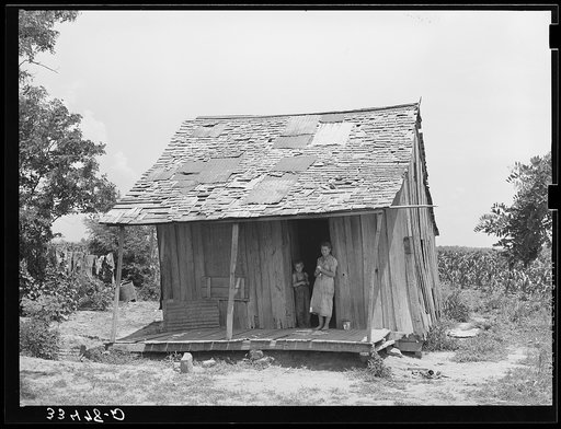 Shack of agricultural day laborer near Webbers Falls. Muskogee County, Oklahoma