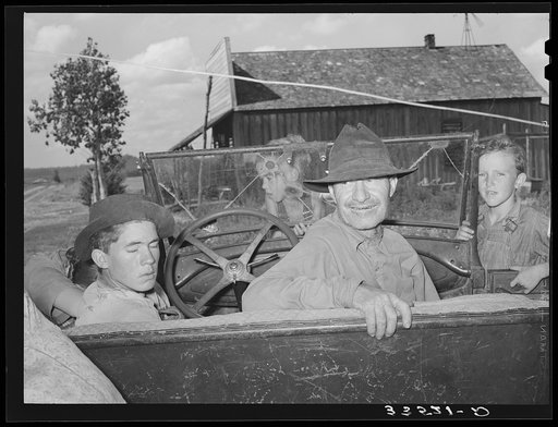 Group of agricultural day laborers in the Arkansas River bottoms near Vian. Oklahoma, Sequoyah County