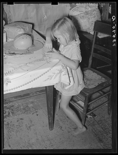 Children of tenant farmer living near Sallisaw, Oklahoma