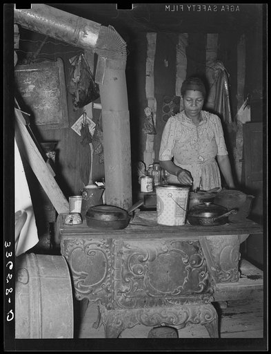 Kitchen of Negro agricultural day laborer. Wagoner County, Oklahoma