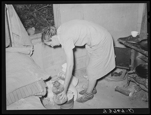 Taking the family lamp along with them to California from Muskogee, Oklahoma