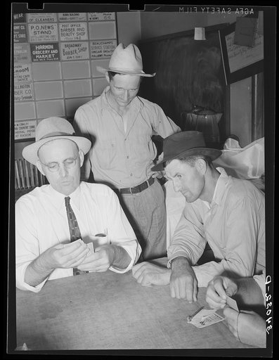 Game of cards at oil workers' union headquarters. Seminole, Oklahoma