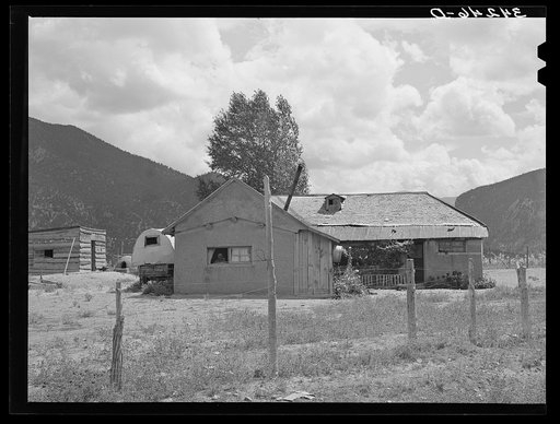 Spanish-American farmhouse near Questa, New Mexico