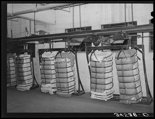 Conveyor of cotton at compress, Houston, Texas