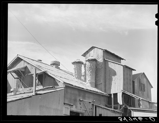 Cotton gin at the end of the season. Taylor, Texas