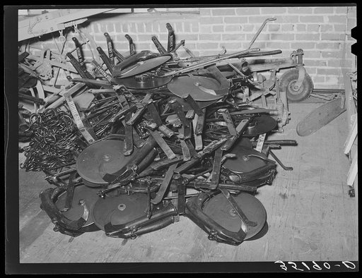 Parts for farm equipment. Warehouse, Oklahoma City, Oklahoma