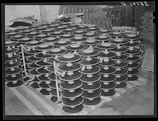Parts for disk harrows. Farm equipment warehouse, Oklahoma City, Oklahoma
