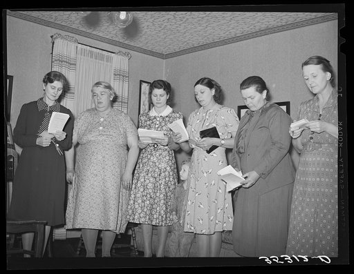 Rural women at home demonstration meeting reciting their creed. McIntosh County, Oklahoma