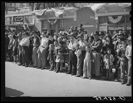Spectators at the parade which opened the Fat Stock Show. San Angelo, Texas