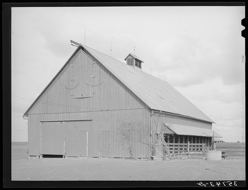 Barn on cotton farm in Travis County, Texas