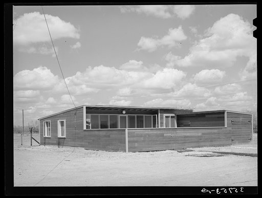 Untitled photo, possibly related to: Home of manager of the migratory labor camp at Robstown, Texas
