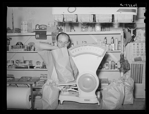 Grocer at the Casa Grande Valley Farms. Pinal County, Arizona