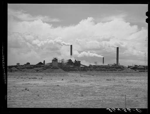 Copper smelter at Douglas, Arizona. This smelter was originally at Bisbee, but has moved to the outskirts of Douglas