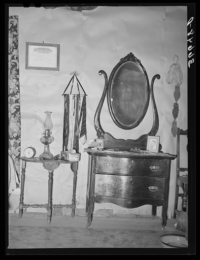 Bedroom in homesteader's loghouse. Pie Town, New Mexico