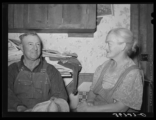 Mr. and Mrs. George Hutton, Sr., homesteaders from Oklahoma. Mr Hutton says, "There is nothing I'd rather see less than a cotton field." Pie Town, New Mexico