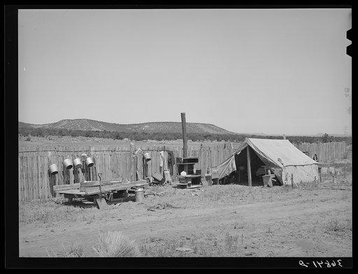 Camp of the Caudills while they are moving their dugout. Pie Town, New Mexico