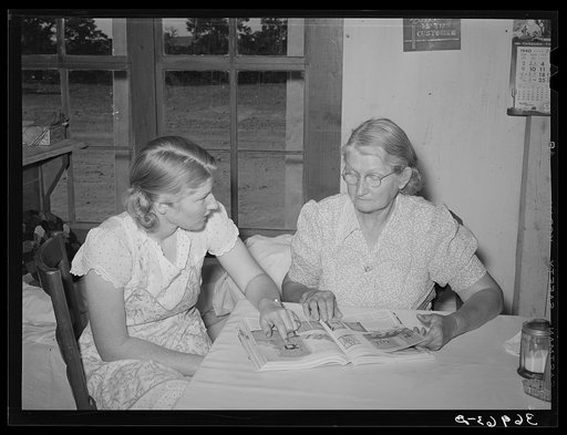 Ordering from Sears Roebuck catalogue, Pie Town, New Mexico, because of the distance to the nearest store