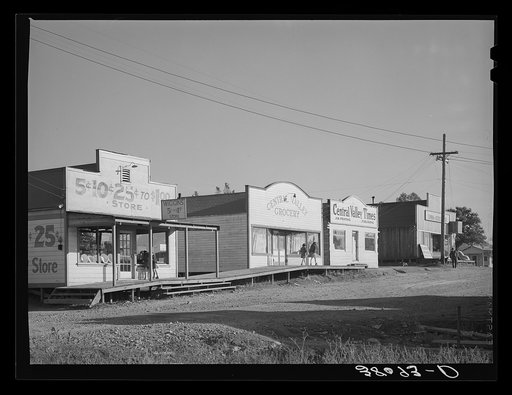 Some of the business enterprises at Central Valley, California. This section of the town has lost business because the main highway was rerouted and left it stranded. Central Valley is one of the boom towns near Shasta Dam