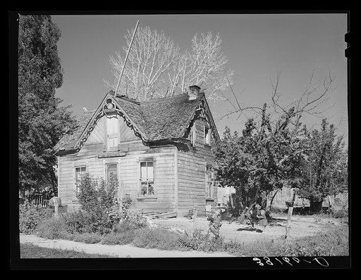 Old Mormon house at Tropic, Utah