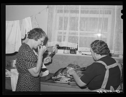 In the kitchen. Dinner of the Loomis Fruit Association. Loomis, Placer County, California
