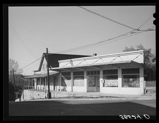 Buildings. New Castle, Placer County, California. As the incomes of fruit farmers in this neighborhood decline, the towns follow suit