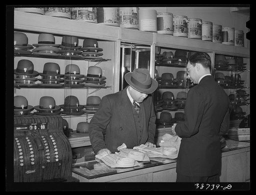 Men's shop which caters to Negroes. Chicago, Illinois