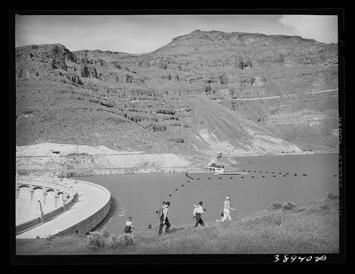 Family going fishing in the Owyhee Reservoir. Malheur County, Oregon. This reservoir not only impounds the water for the Vale-Owyhee irrigation project but has become a recreational playground for the farm families in this section