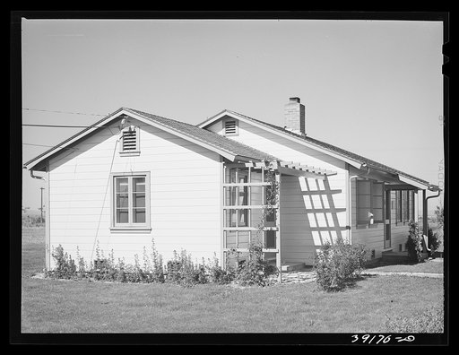 Clinic building at the FSA (Farm Security Administration) camp for farm workers. Caldwell, Idaho
