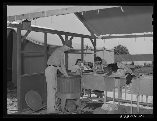 Laundry at the FSA (Farm Security Administration) migratory labor camp mobile unit. Wilder, Idaho