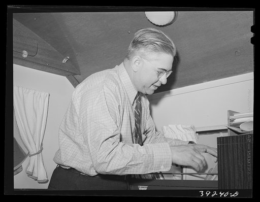 Clerk at the FSA (Farm Security Administration) migratory labor camp mobile unit. Wilder, Idaho