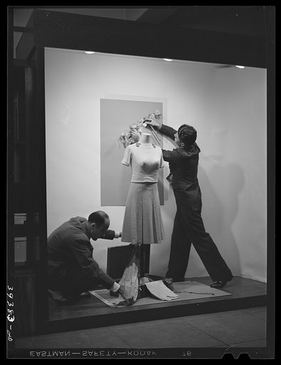 Class in window display at the San Diego Vocational School. San Diego, California