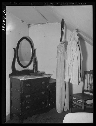 Interior of room for single men at the Portland Hotel. San Diego, California