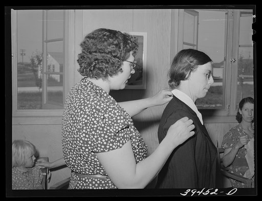 In the sewing class at the FSA (Farm Security Administration) labor camp. Caldwell, Idaho. This is a WPA (Work Projects Administration) project