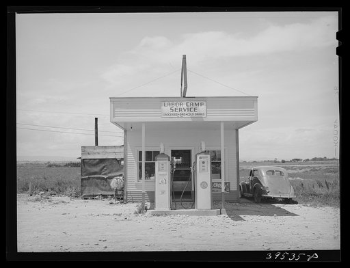 Filling station and store across the street from the FSA (Farm Security Administration) labor camp. Caldwell, Idaho